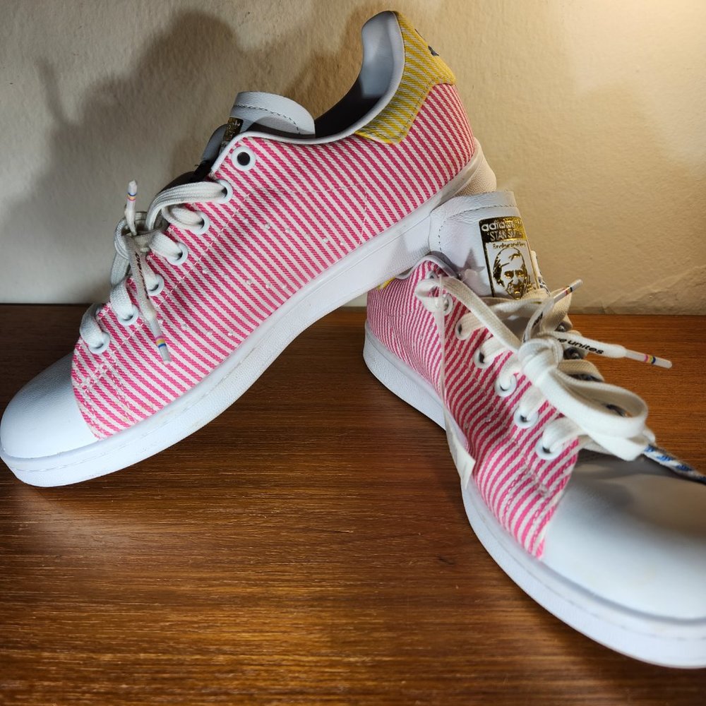 NWT Adidas Stan Smith Pride Originals Sneaker White/ Multicolor Men (8.0)